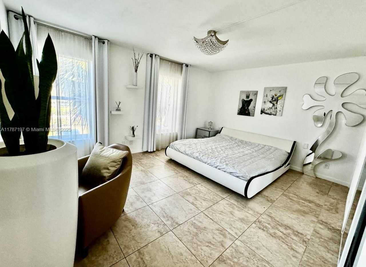 Small Image of 1001 THREE ISLANDS BLVD #331, Hallandale Beach Number 32