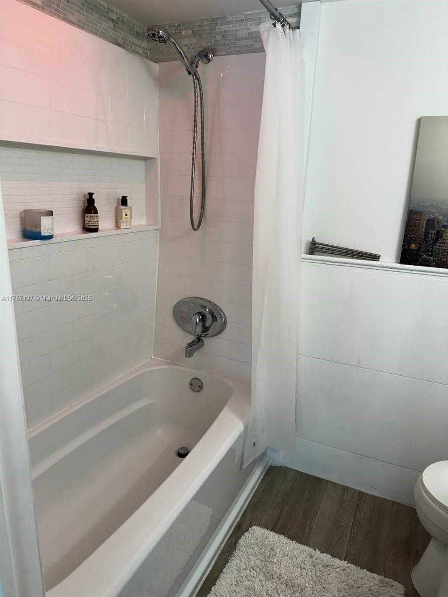 Small Image of 1001 THREE ISLANDS BLVD #331, Hallandale Beach Number 34