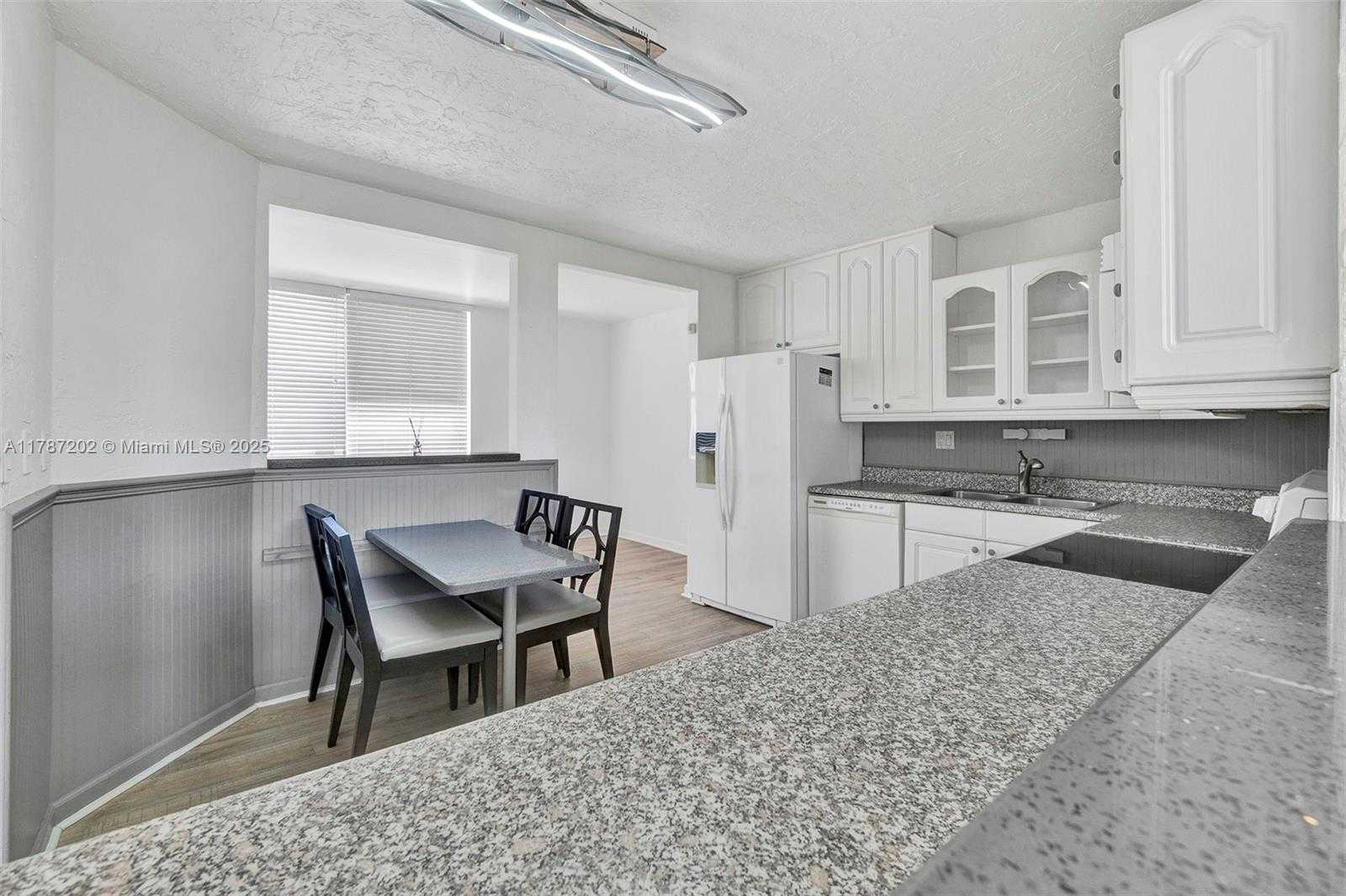 Small Image of 20401 NORTH EAST 30TH AVE #414-8, Aventura Number 13