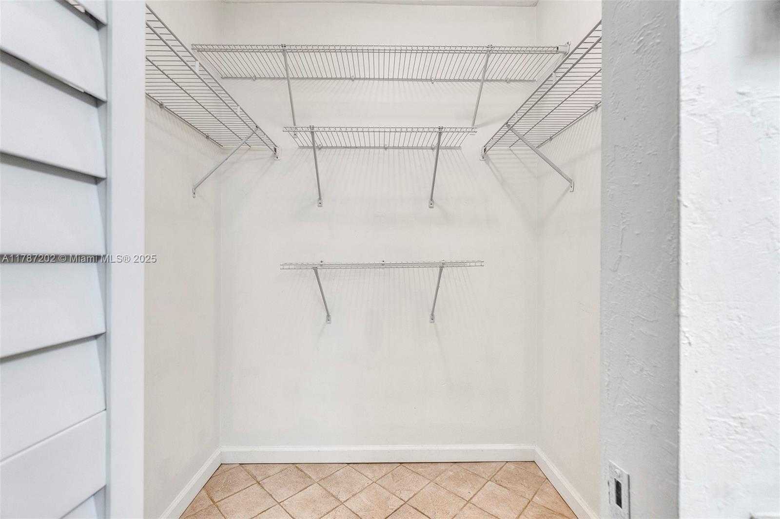 Small Image of 20401 NORTH EAST 30TH AVE #414-8, Aventura Number 19