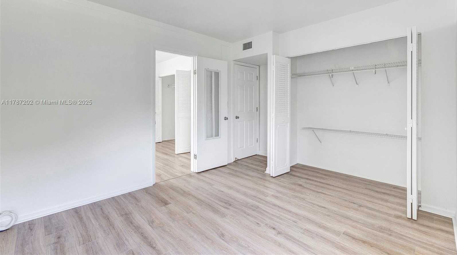 Small Image of 20401 NORTH EAST 30TH AVE #414-8, Aventura Number 21