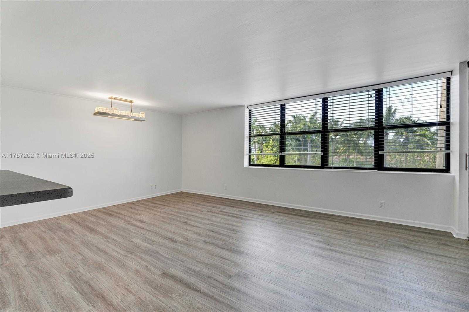 Small Image of 20401 NORTH EAST 30TH AVE #414-8, Aventura Number 29