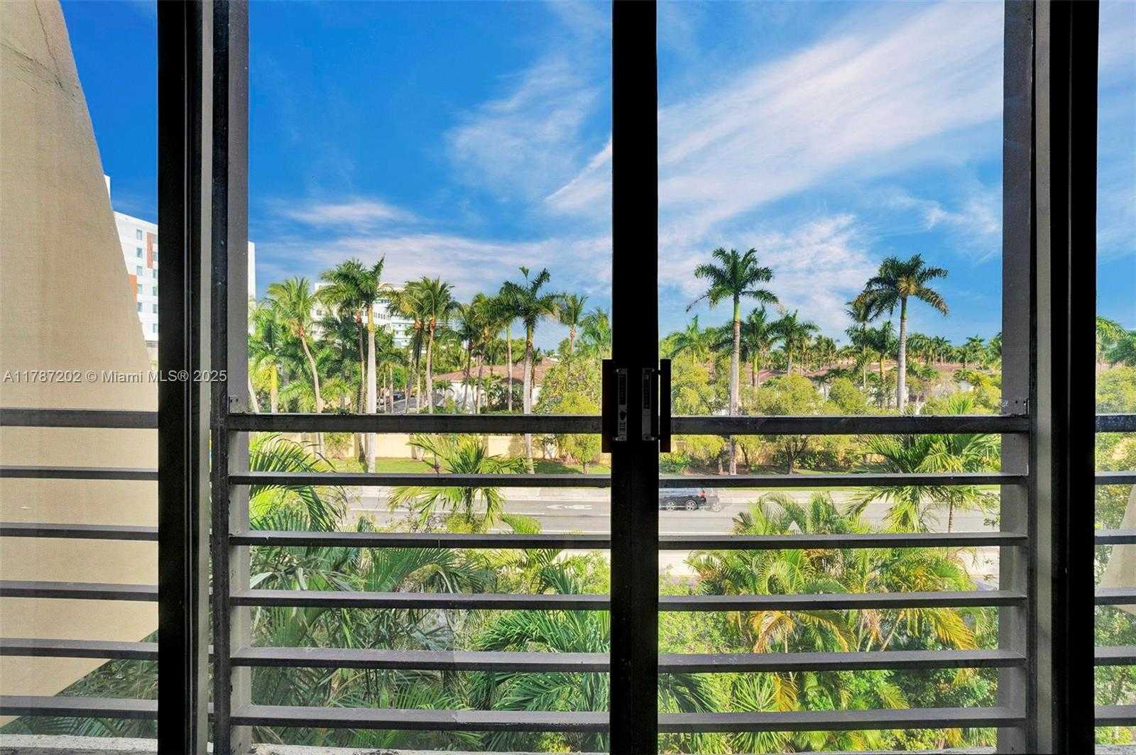 Small Image of 20401 NORTH EAST 30TH AVE #414-8, Aventura Number 31
