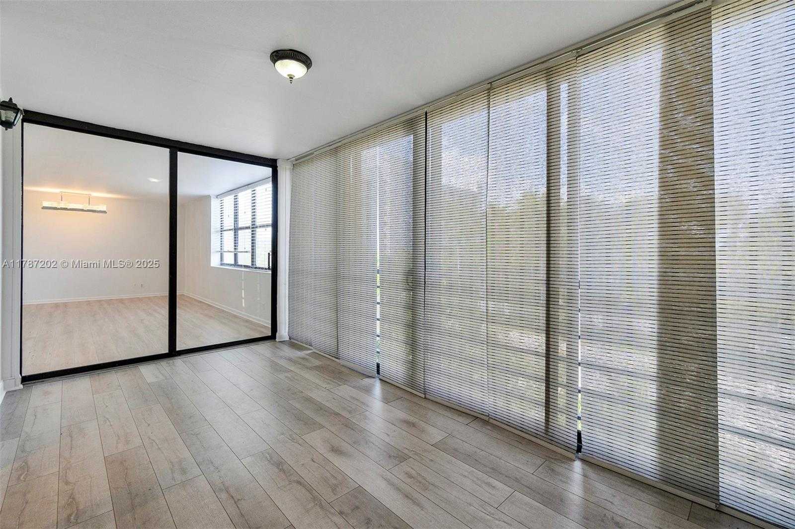 Small Image of 20401 NORTH EAST 30TH AVE #414-8, Aventura Number 32