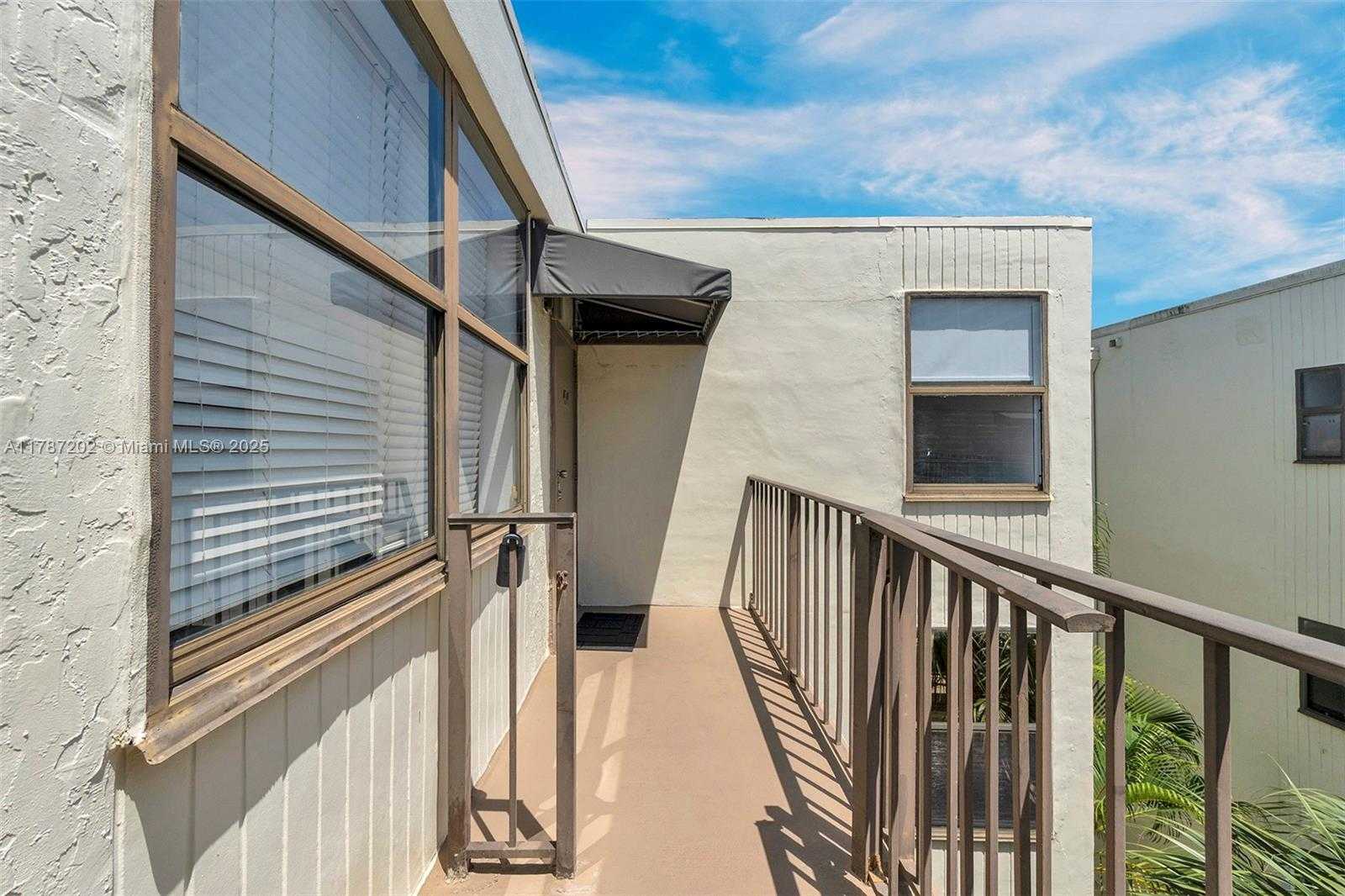 Small Image of 20401 NORTH EAST 30TH AVE #414-8, Aventura Number 4