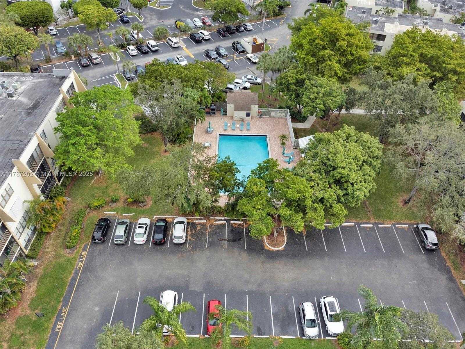 Small Image of 20401 NORTH EAST 30TH AVE #414-8, Aventura Number 42