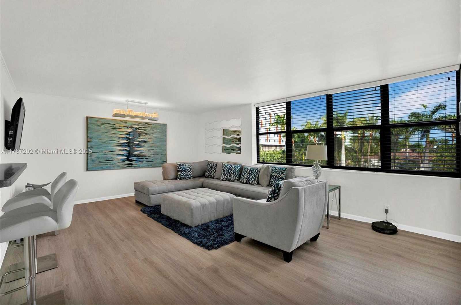 Small Image of 20401 NORTH EAST 30TH AVE #414-8, Aventura Number 6