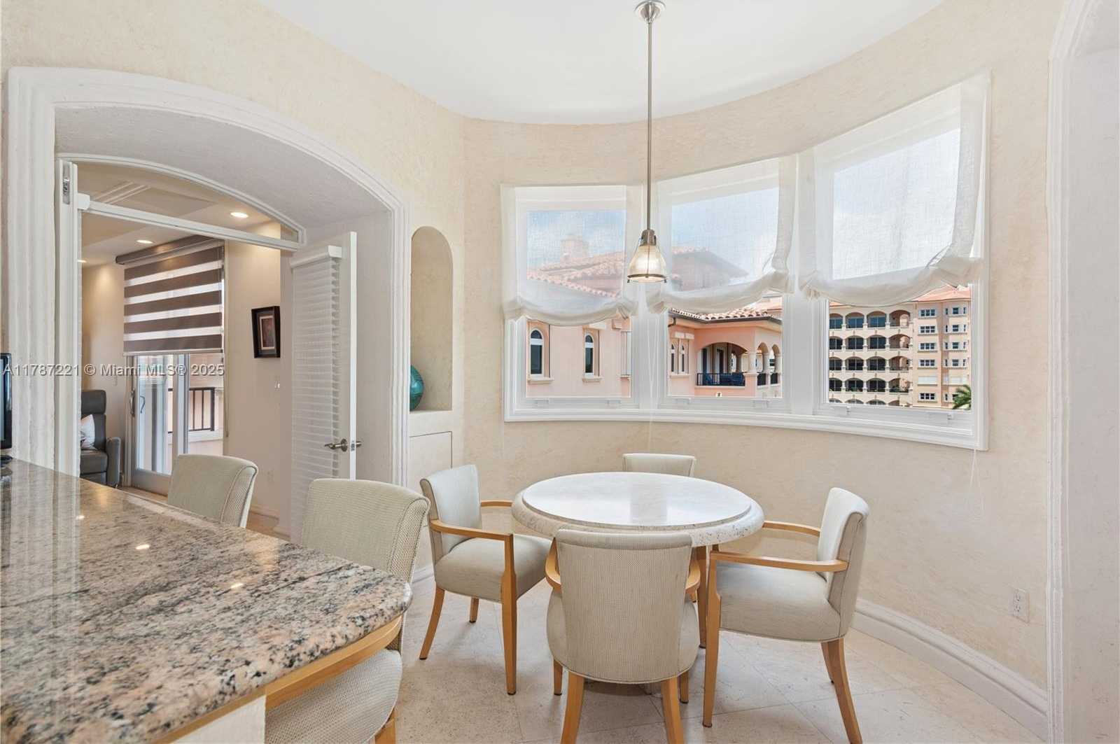 Small Image of 13645 Deering Bay Dr, Coral Gables, FL 33158, USA Number 15