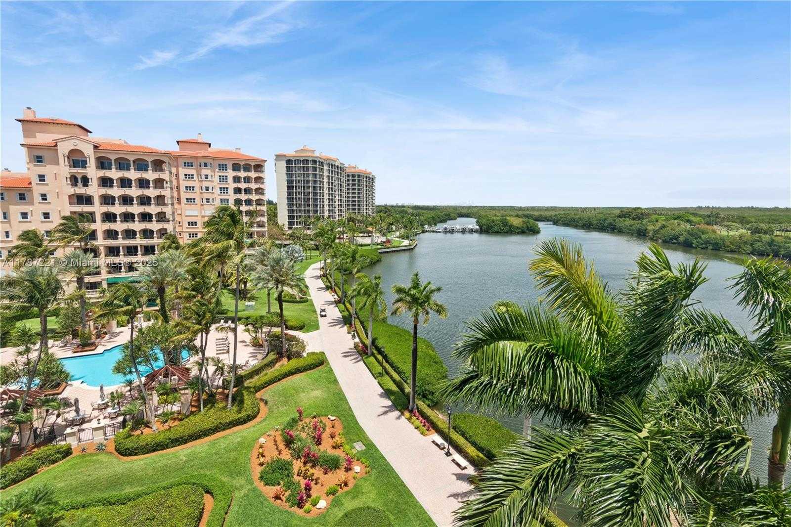 Small Image of 13645 Deering Bay Dr, Coral Gables, FL 33158, USA Number 22