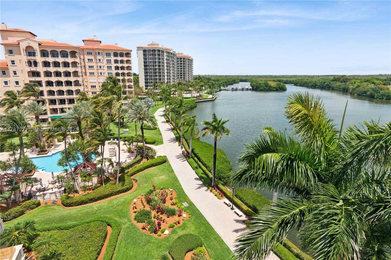 Small Image of 13645 Deering Bay Dr, Coral Gables, FL 33158, USA Number 23
