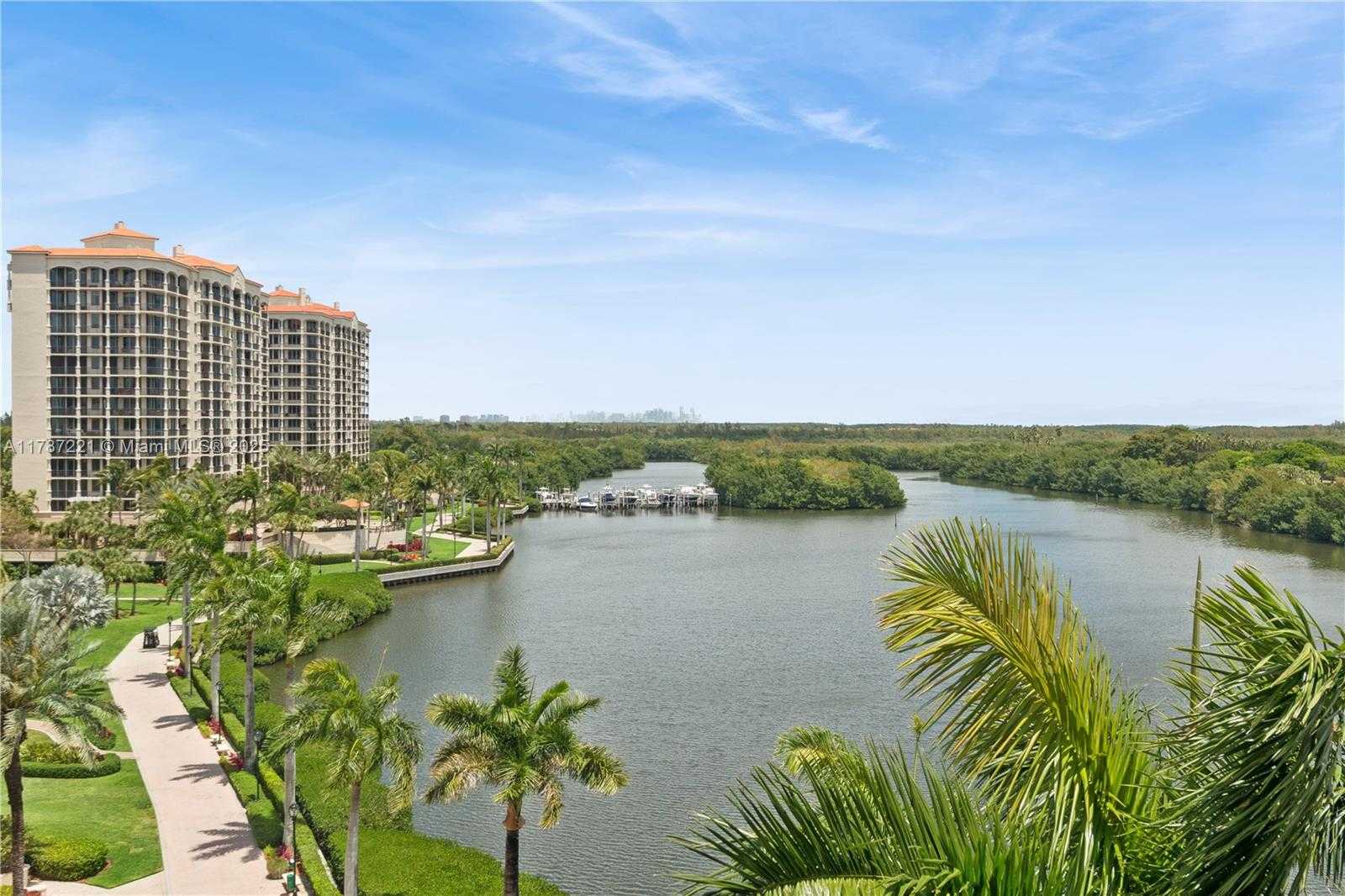Small Image of 13645 Deering Bay Dr, Coral Gables, FL 33158, USA Number 24