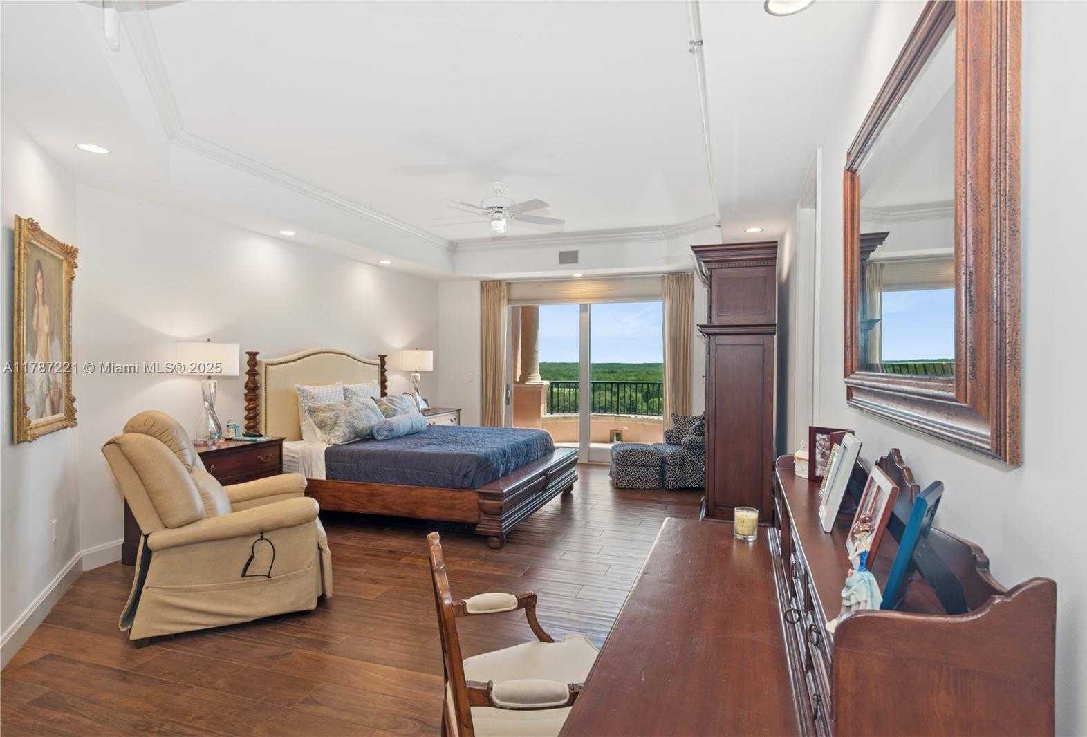 Small Image of 13645 Deering Bay Dr, Coral Gables, FL 33158, USA Number 8