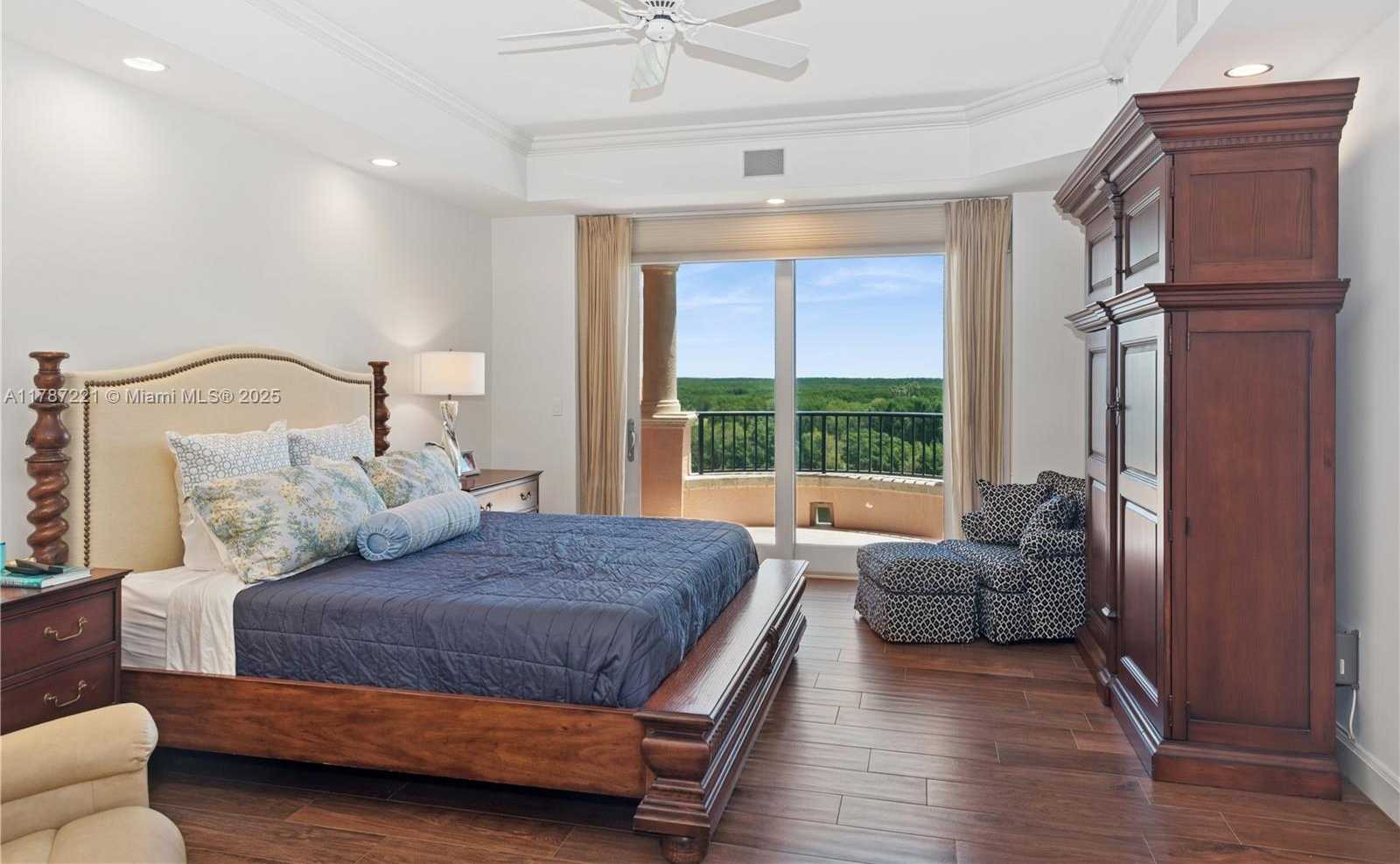 Small Image of 13645 Deering Bay Dr, Coral Gables, FL 33158, USA Number 9