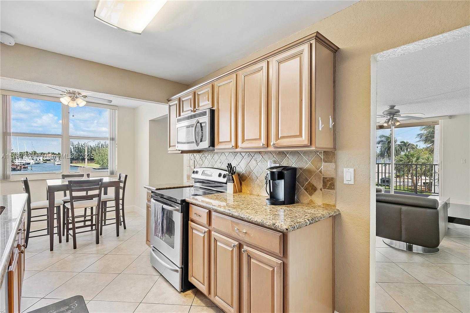 Small Image of 1401 SOUTH OCEAN DR #301, Hollywood Number 12