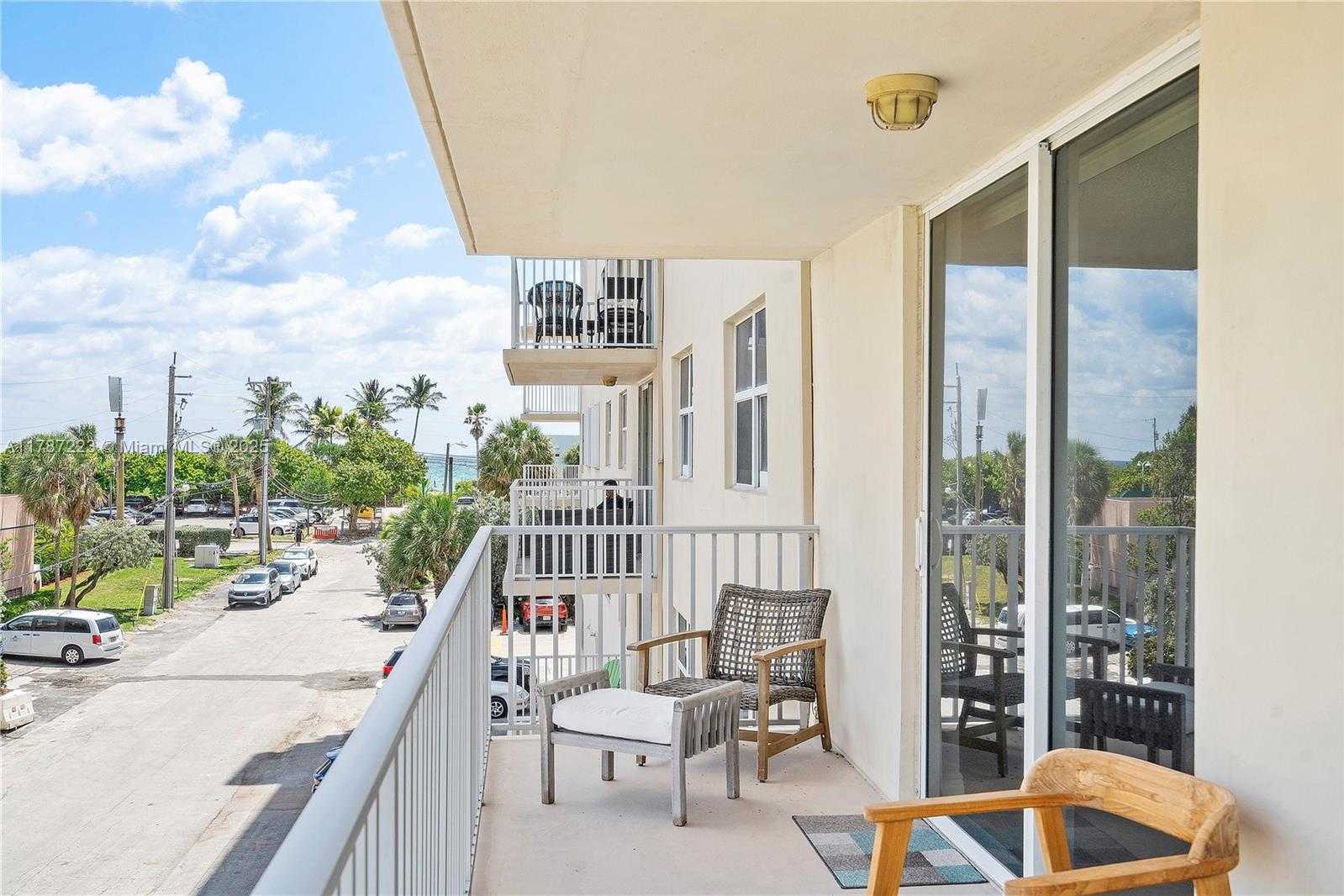 Small Image of 1401 SOUTH OCEAN DR #301, Hollywood Number 32