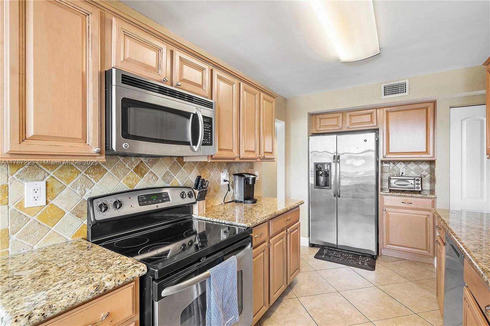 Small Image of 1401 SOUTH OCEAN DR #301, Hollywood Number 9
