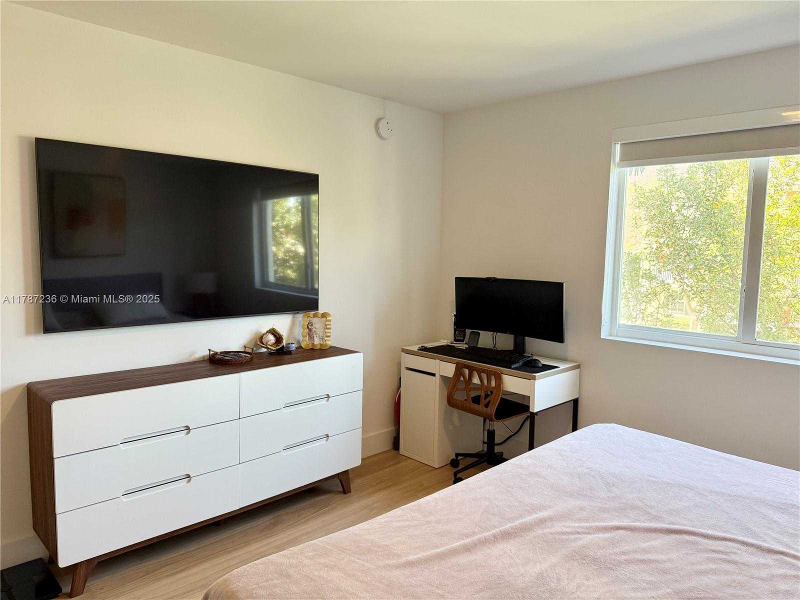 Small Image of 10950 NORTH WEST 82ND ST #205, Doral Number 15