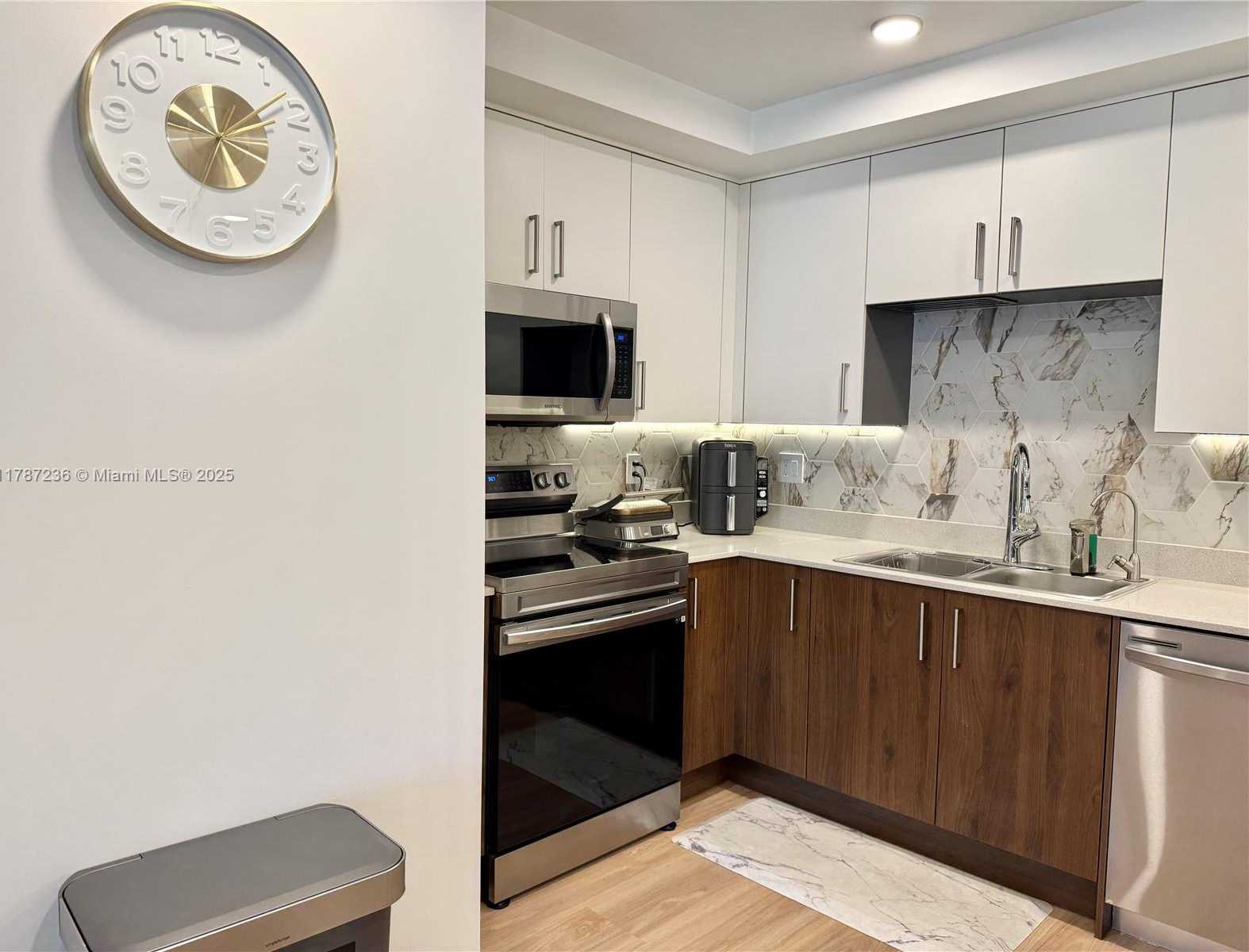 Small Image of 10950 NORTH WEST 82ND ST #205, Doral Number 9