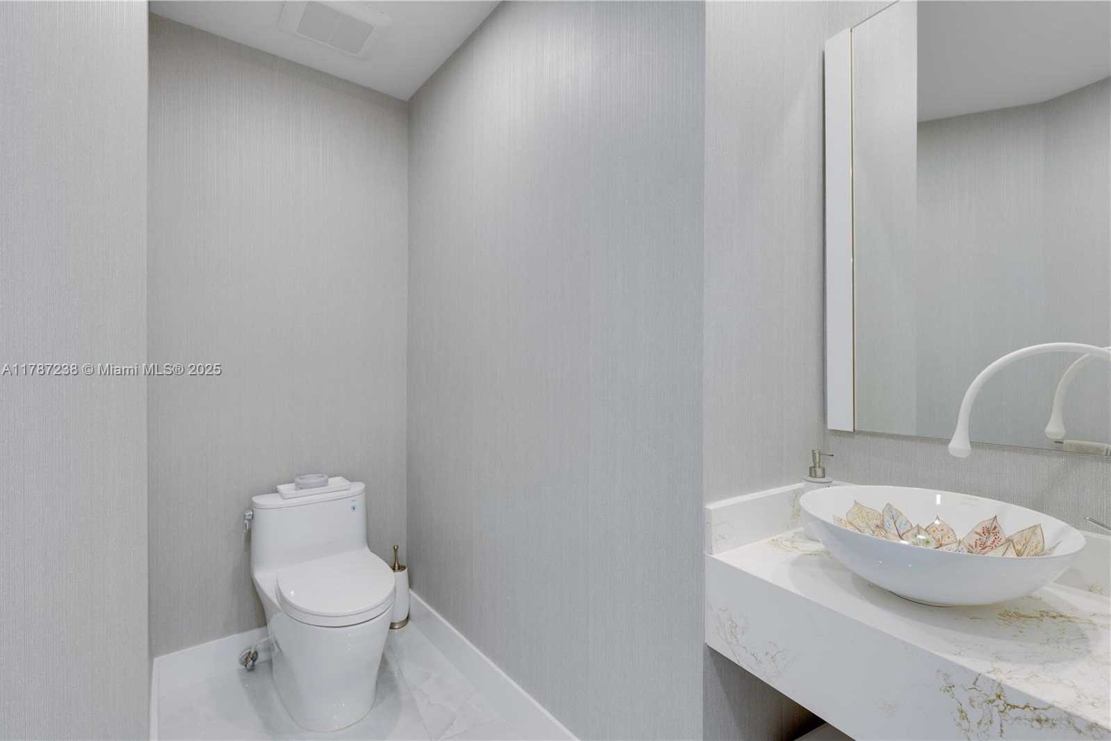 Small Image of 18201 COLLINS AVE #4606, Sunny Isles Beach Number 31