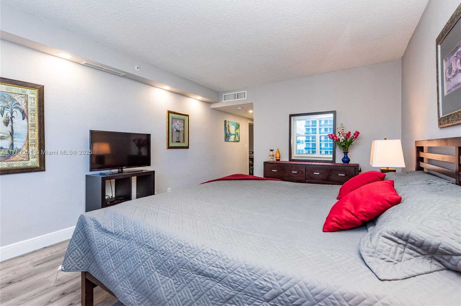 Small Image of 2501 SOUTH OCEAN DR #1617, Hollywood Number 22