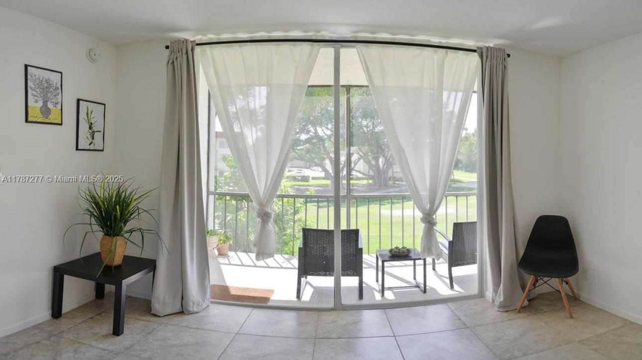 Small Image of 8901 HOLLYBROOK #206, Hollywood Number 15
