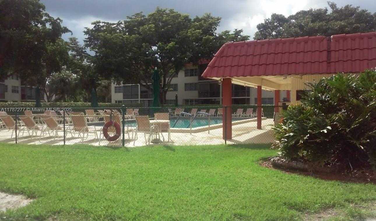 Small Image of 8901 HOLLYBROOK #206, Hollywood Number 29