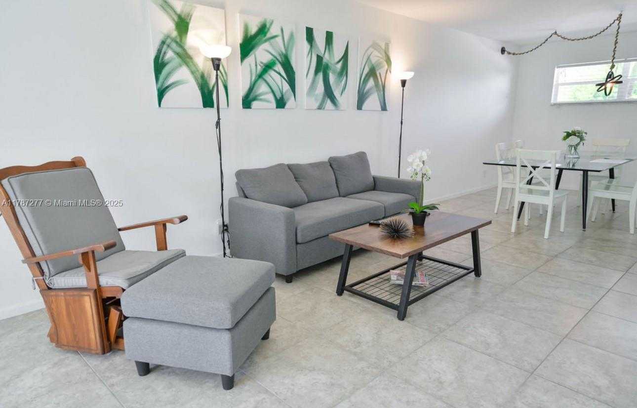 Small Image of 8901 HOLLYBROOK #206, Hollywood Number 6
