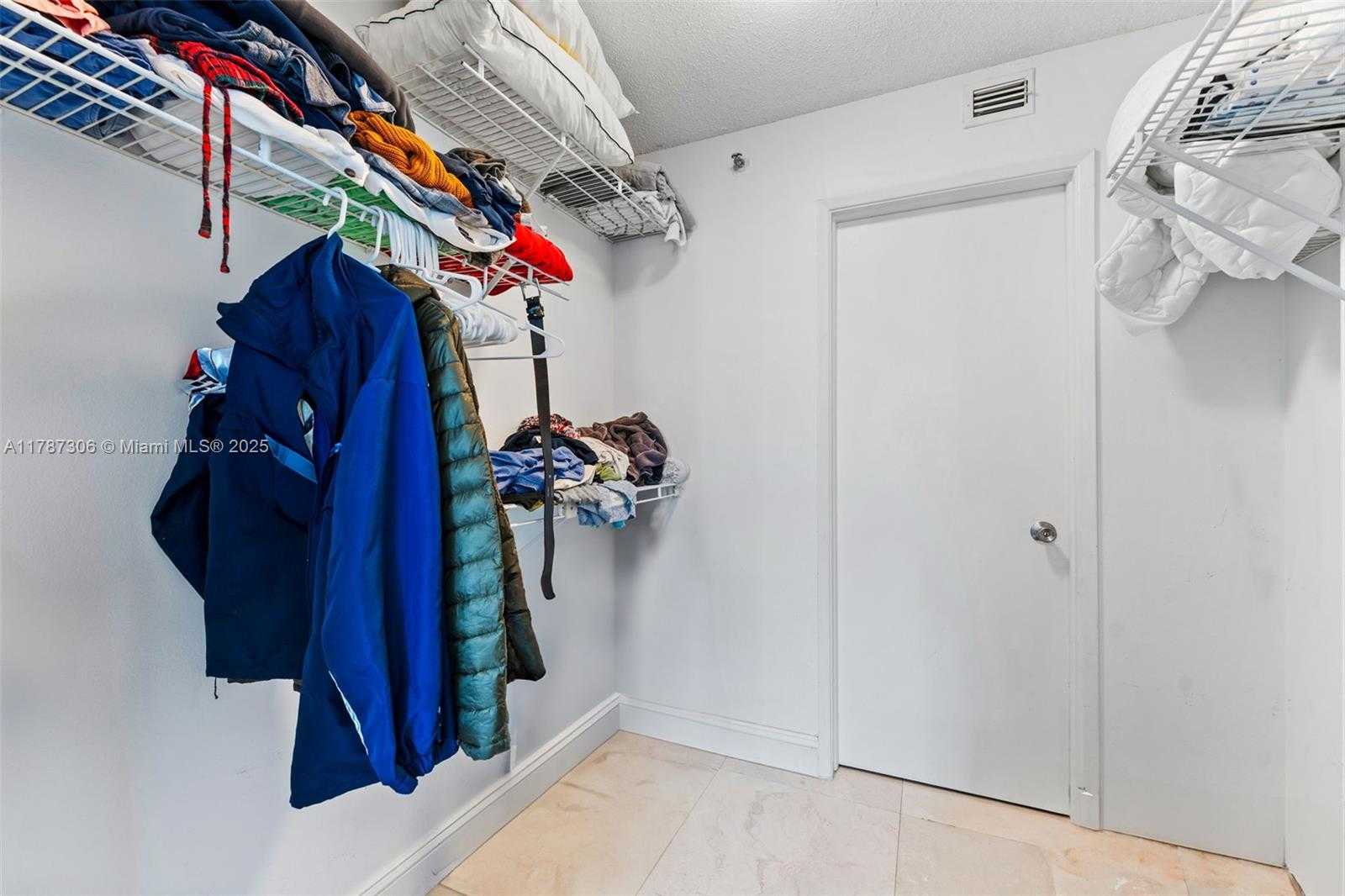 Small Image of 770 CLAUGHTON ISLAND DR #1501, Miami Number 14