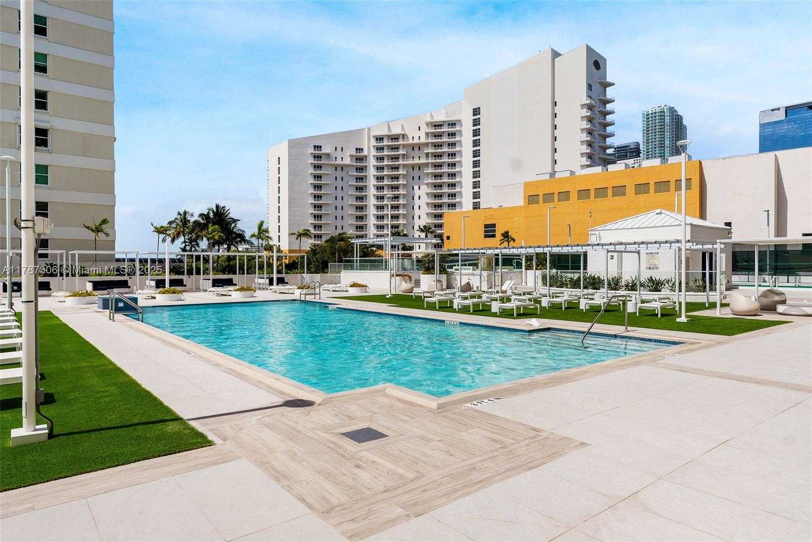Small Image of 770 CLAUGHTON ISLAND DR #1501, Miami Number 21