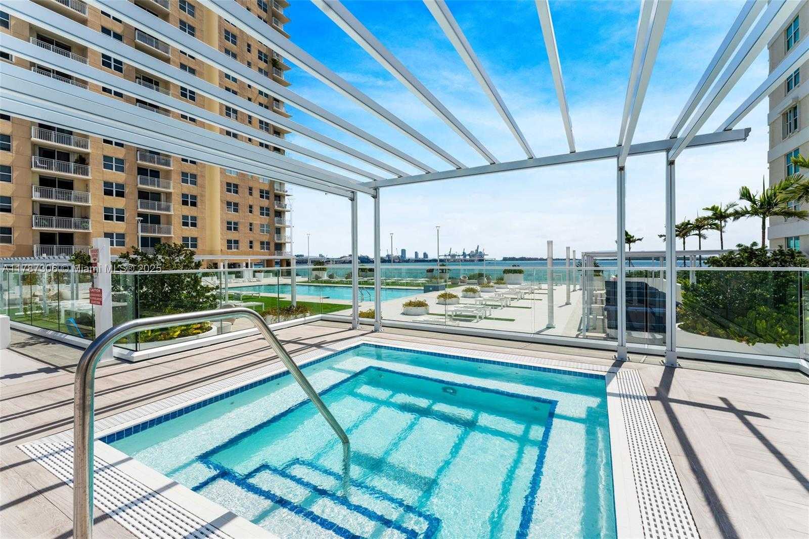 Small Image of 770 CLAUGHTON ISLAND DR #1501, Miami Number 22