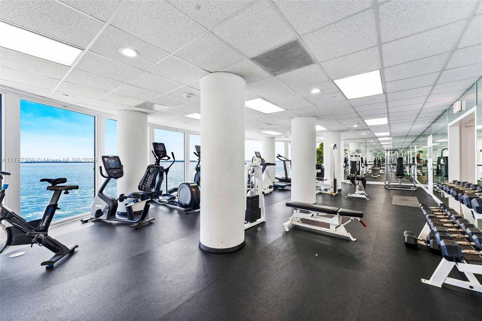 Small Image of 770 CLAUGHTON ISLAND DR #1501, Miami Number 24