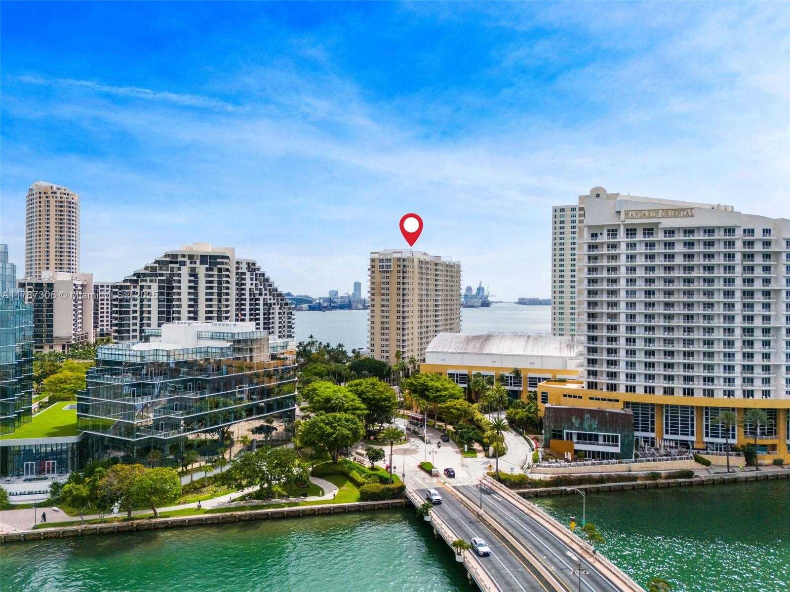 Small Image of 770 CLAUGHTON ISLAND DR #1501, Miami Number 26