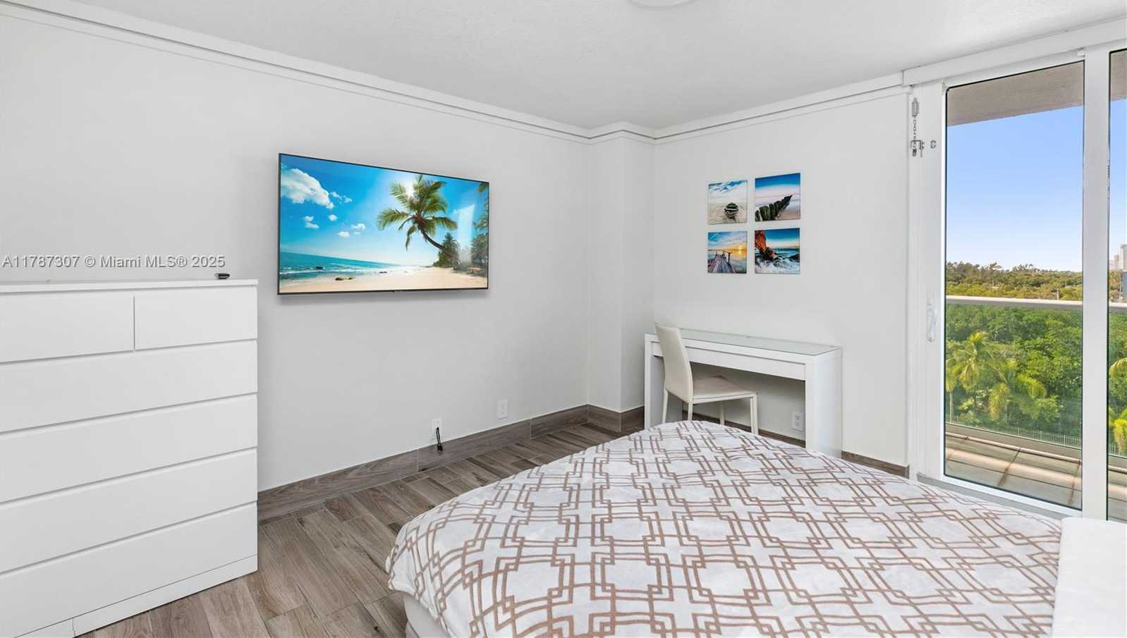 Small Image of 100 BAYVIEW DR #625, Sunny Isles Beach Number 16