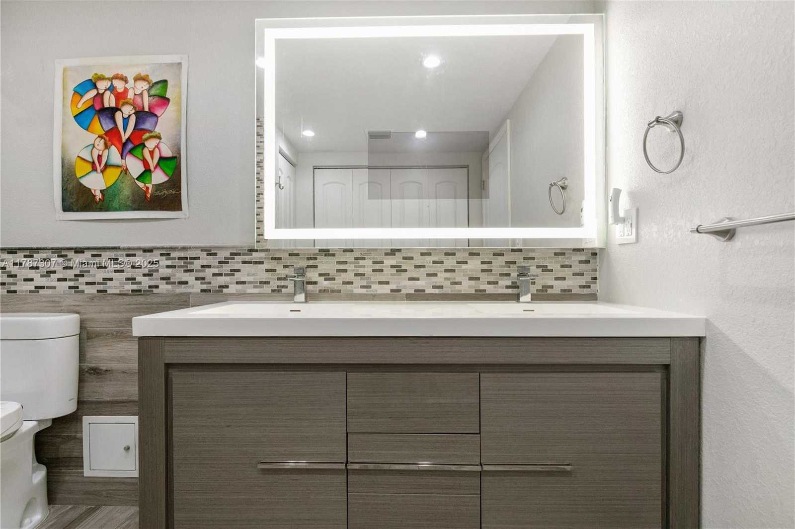 Small Image of 100 BAYVIEW DR #625, Sunny Isles Beach Number 23