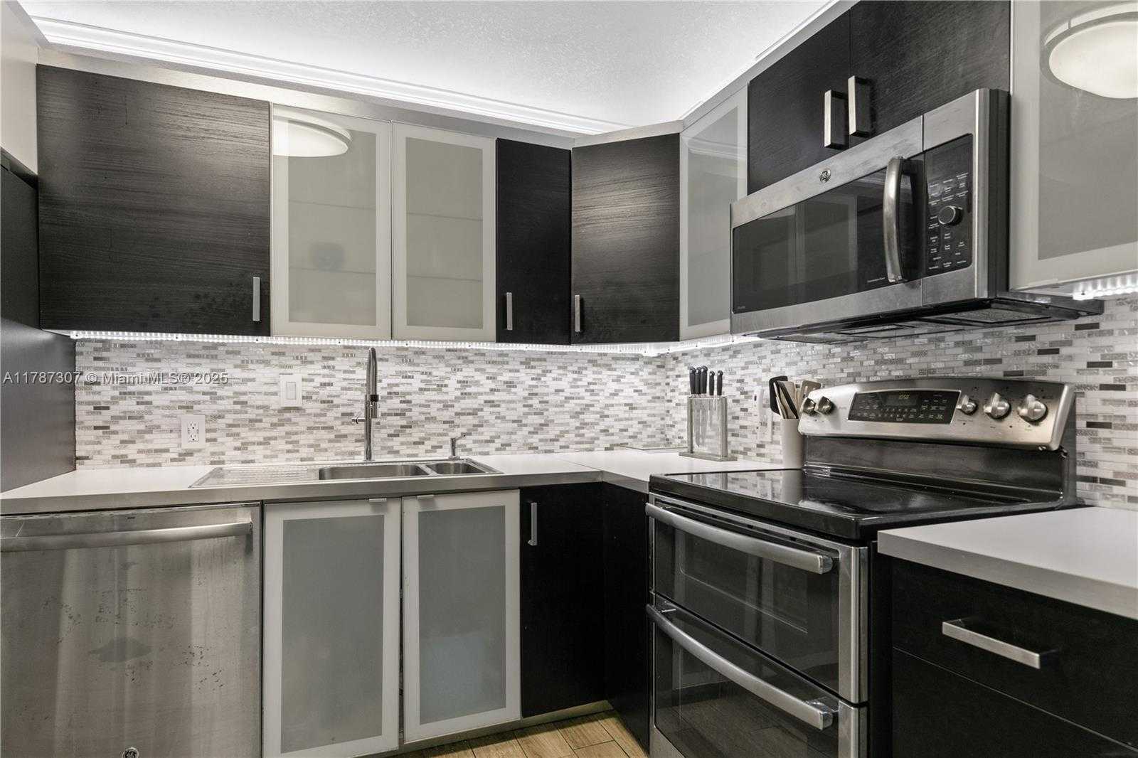 Small Image of 100 BAYVIEW DR #625, Sunny Isles Beach Number 9