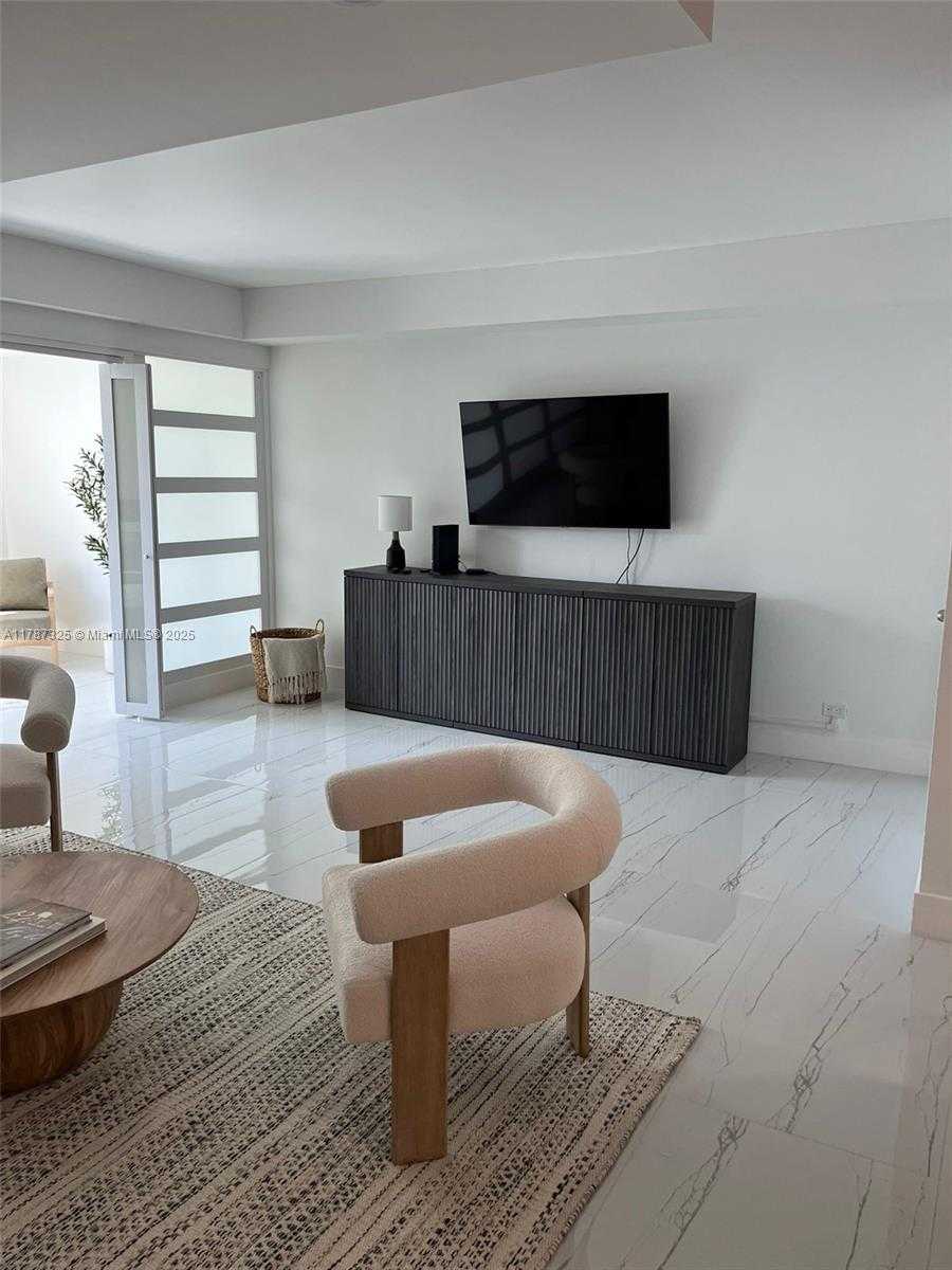 Small Image of 2301 COLLINS AVE #628, Miami Beach Number 14