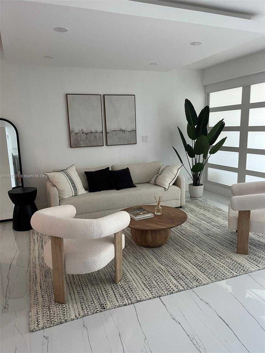 Small Image of 2301 COLLINS AVE #628, Miami Beach Number 3