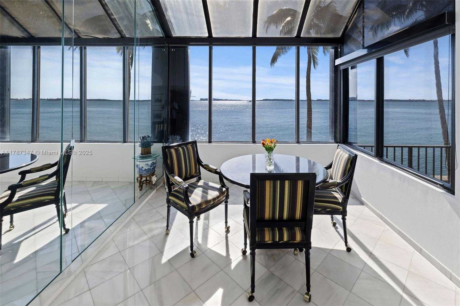 Small Image of 520 Brickell Key Dr, Miami, FL 33131, USA Number 13