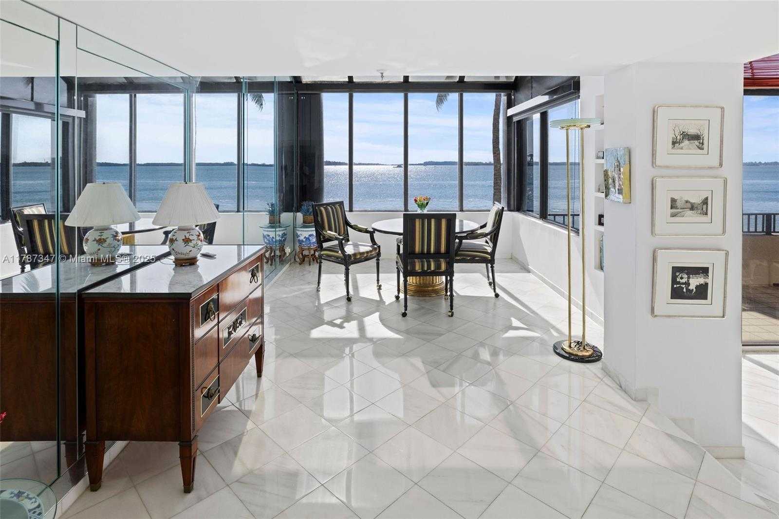 Small Image of 520 Brickell Key Dr, Miami, FL 33131, USA Number 16