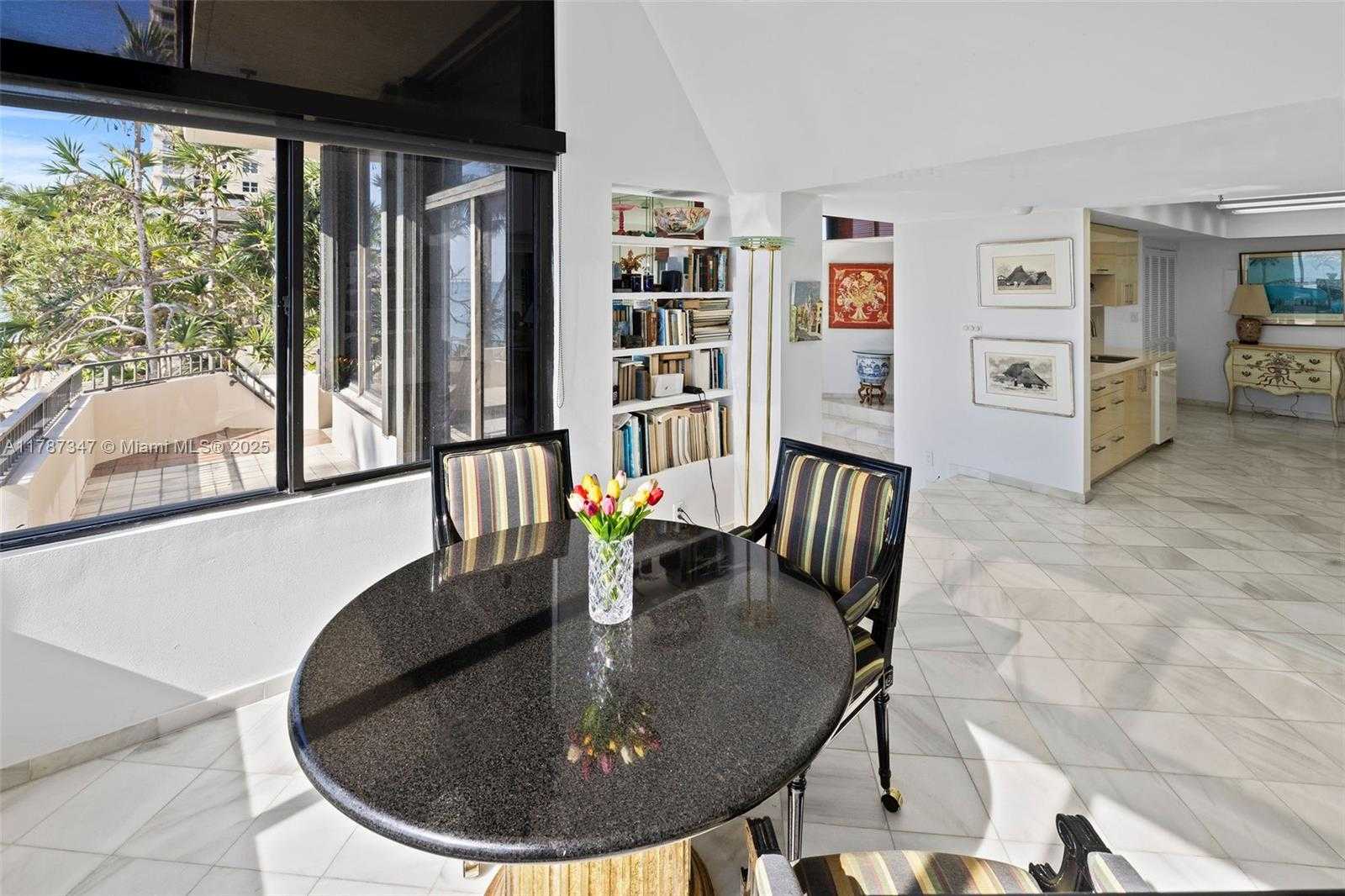 Small Image of 520 Brickell Key Dr, Miami, FL 33131, USA Number 18