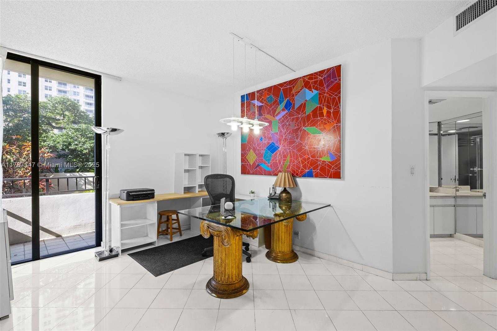 Small Image of 520 Brickell Key Dr, Miami, FL 33131, USA Number 28