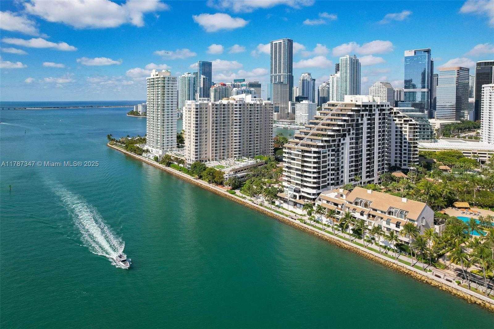 Small Image of 520 Brickell Key Dr, Miami, FL 33131, USA Number 3