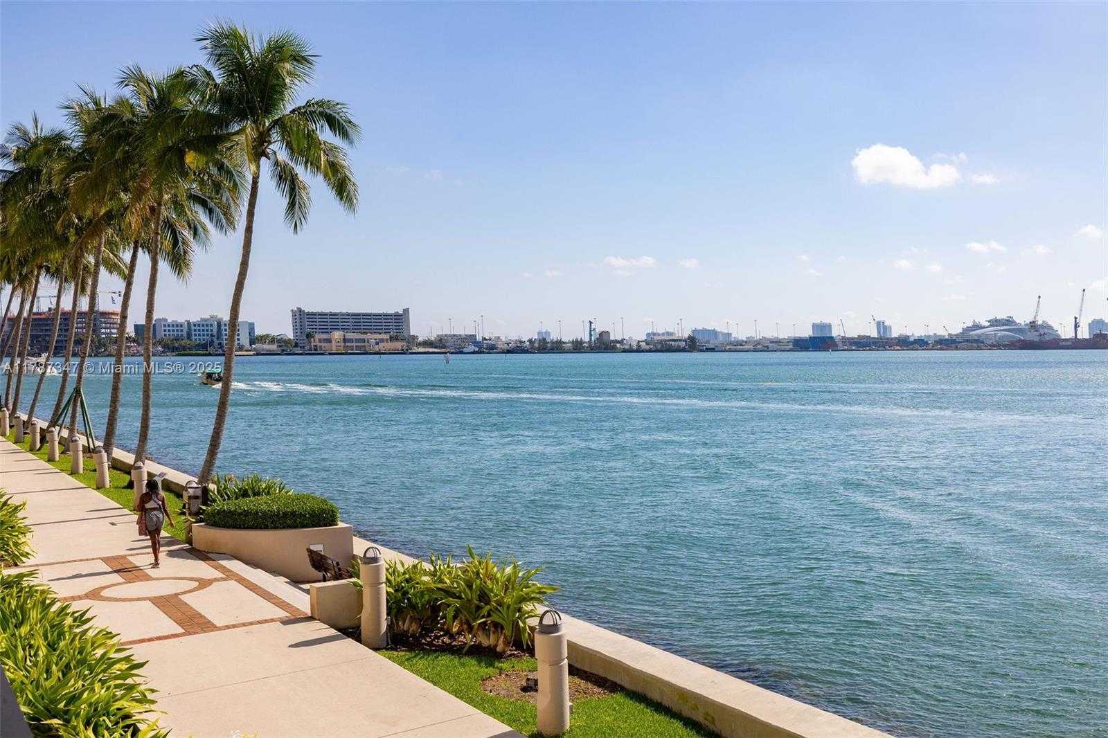 Small Image of 520 Brickell Key Dr, Miami, FL 33131, USA Number 38