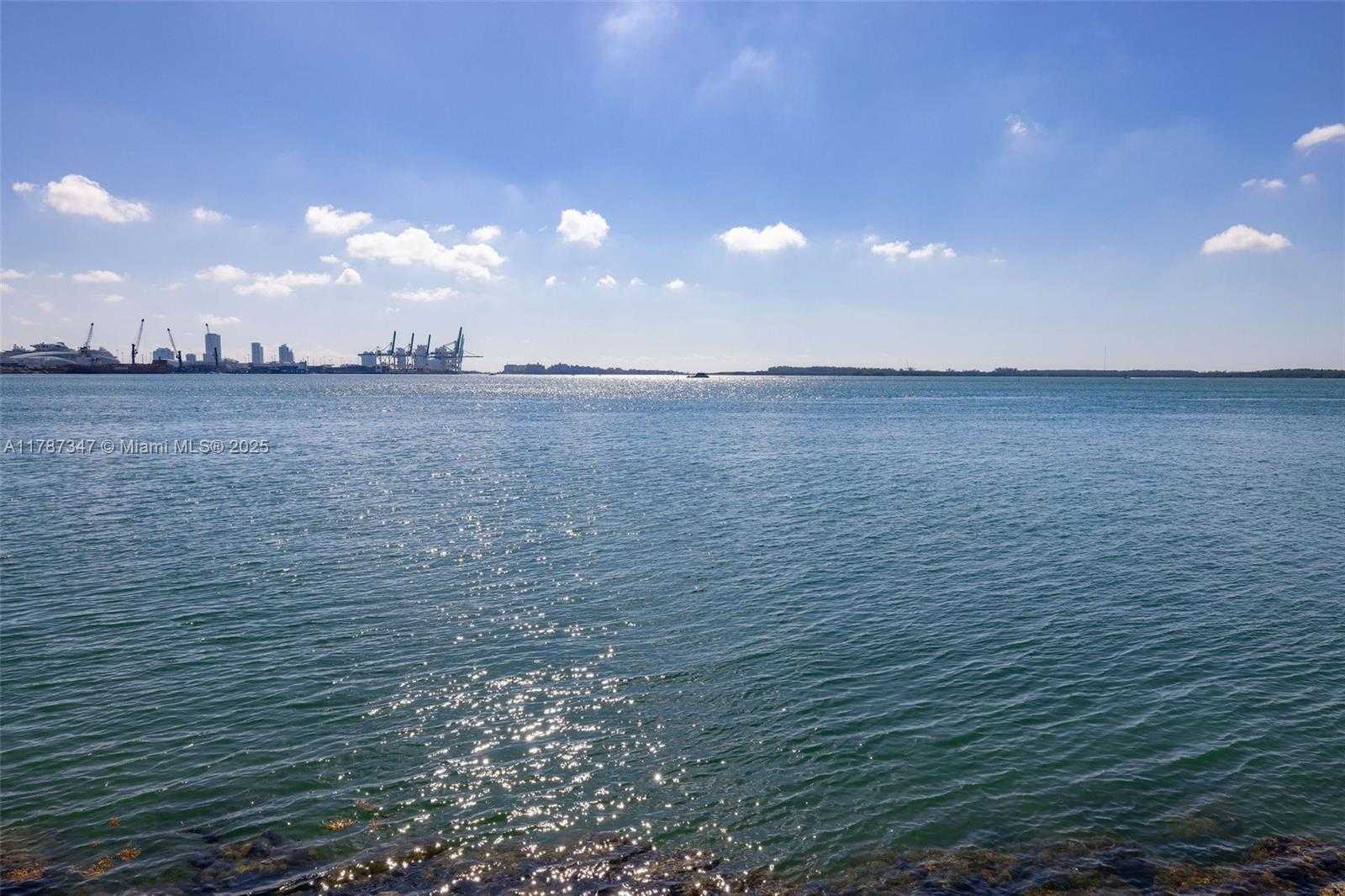 Small Image of 520 Brickell Key Dr, Miami, FL 33131, USA Number 41