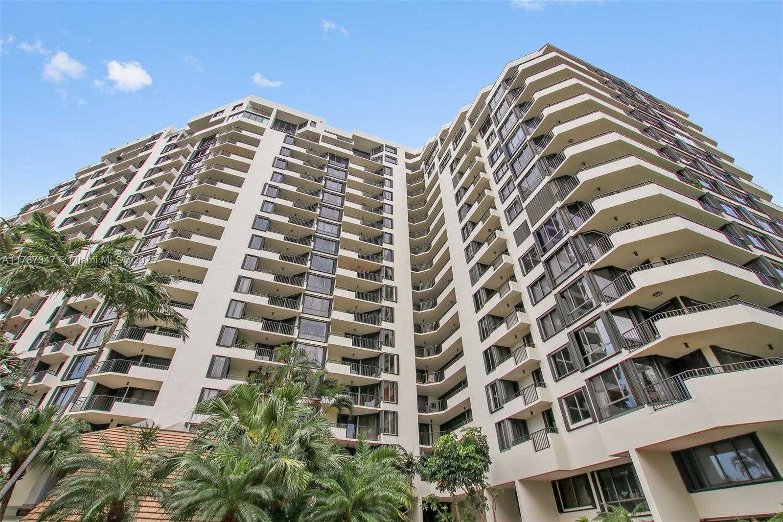Small Image of 520 Brickell Key Dr, Miami, FL 33131, USA Number 46