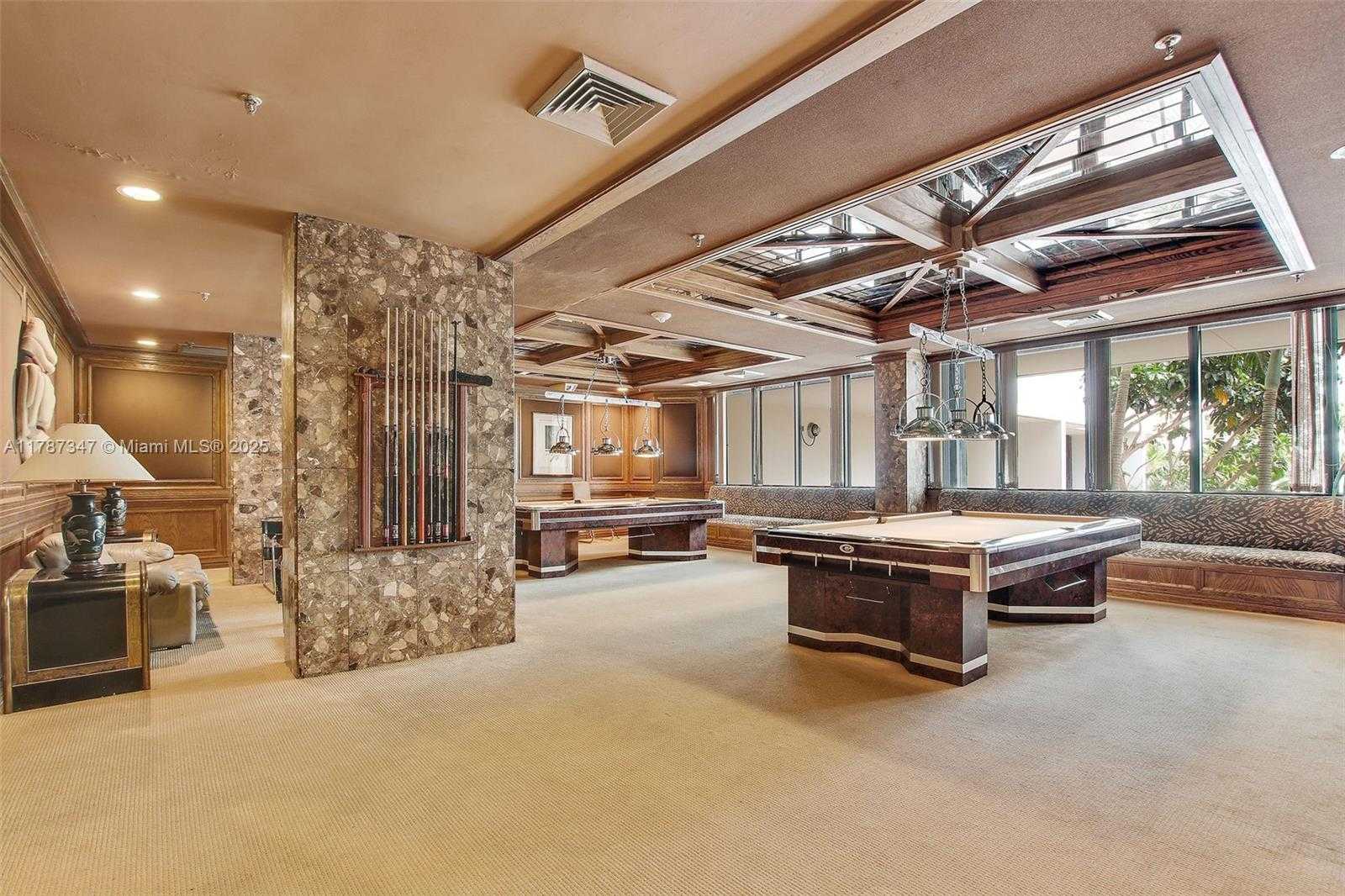 Small Image of 520 Brickell Key Dr, Miami, FL 33131, USA Number 52