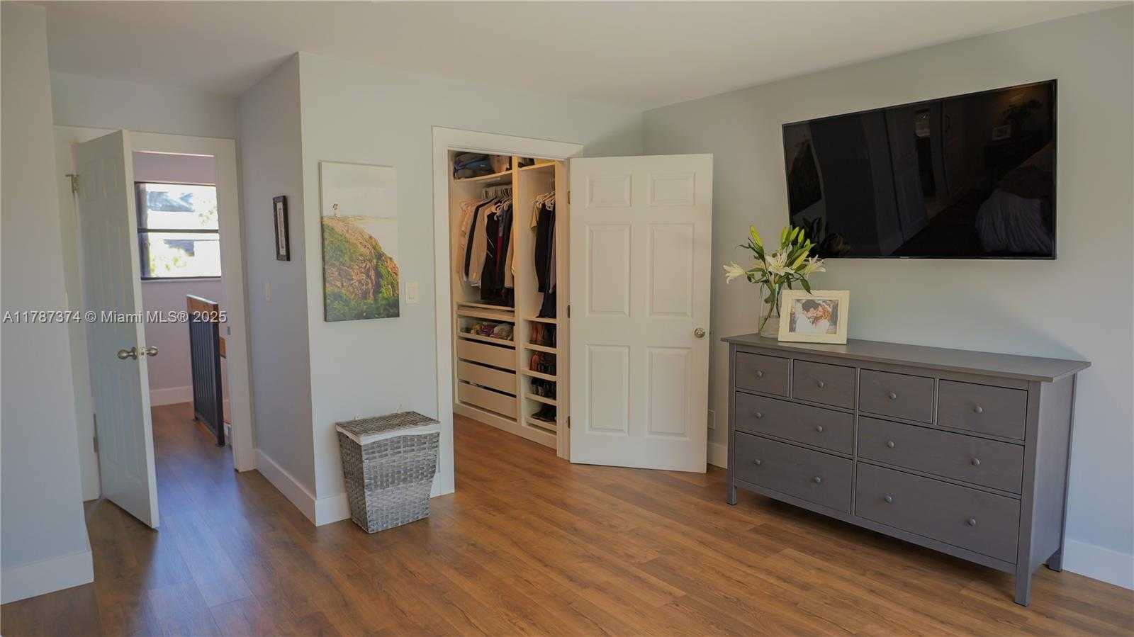 Small Image of 2520 NORTH EAST 9TH ST, Fort Lauderdale Number 15