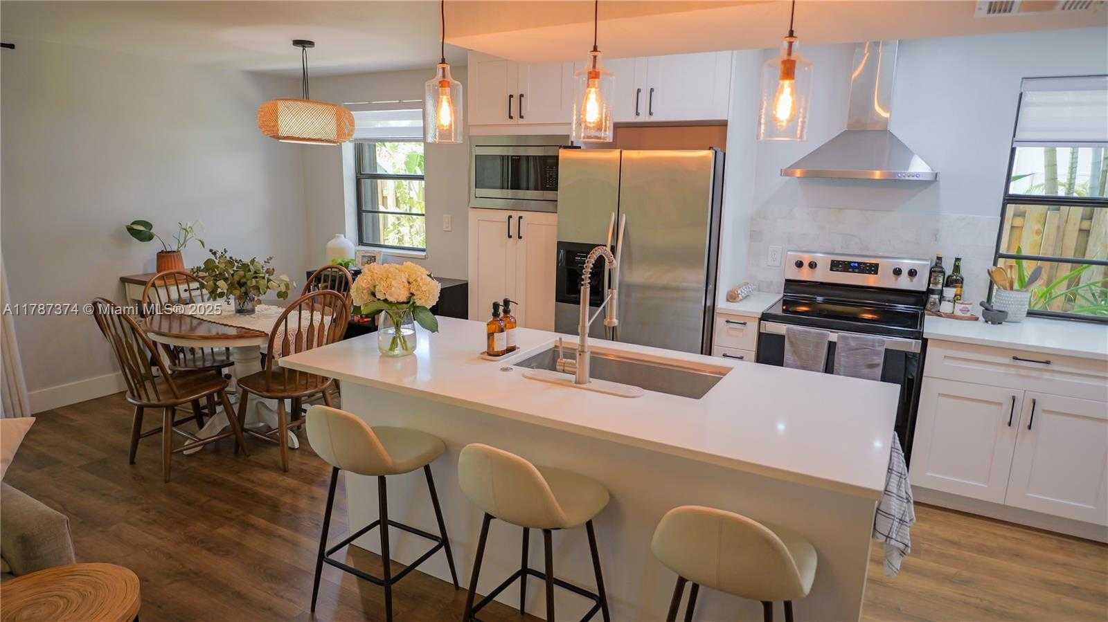 Small Image of 2520 NORTH EAST 9TH ST, Fort Lauderdale Number 3