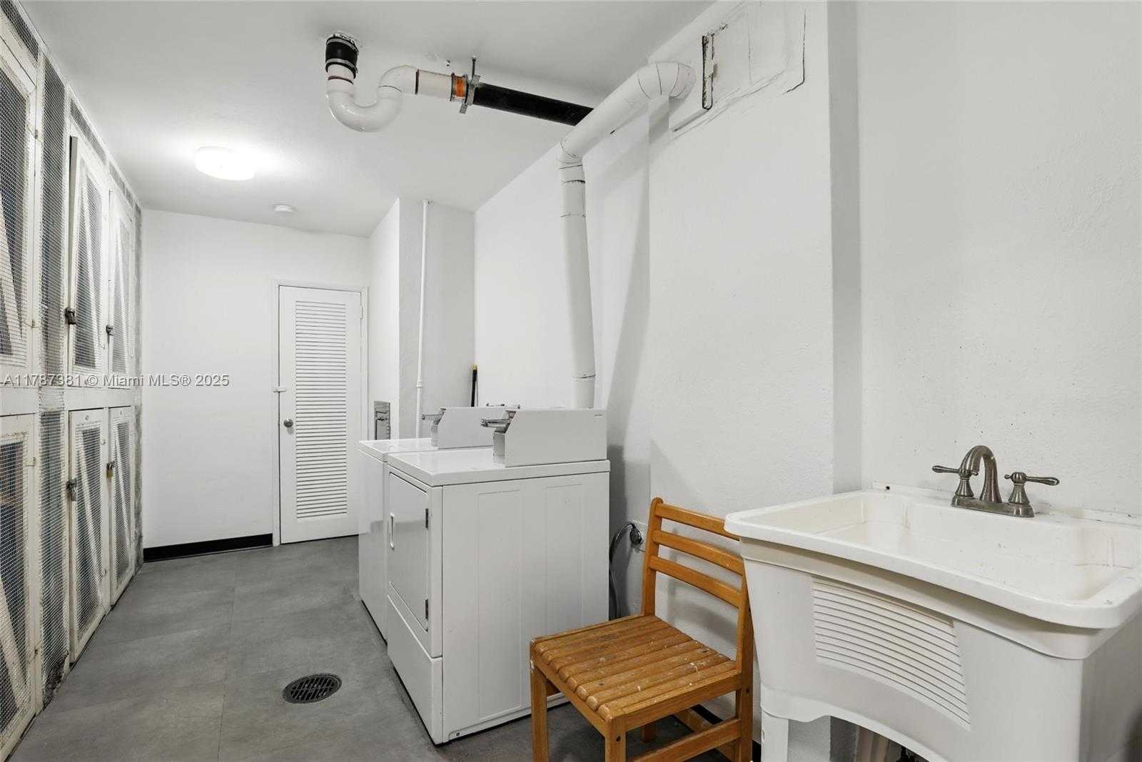 Small Image of 1831 NORTH EAST 38TH ST #402, Oakland Park Number 24