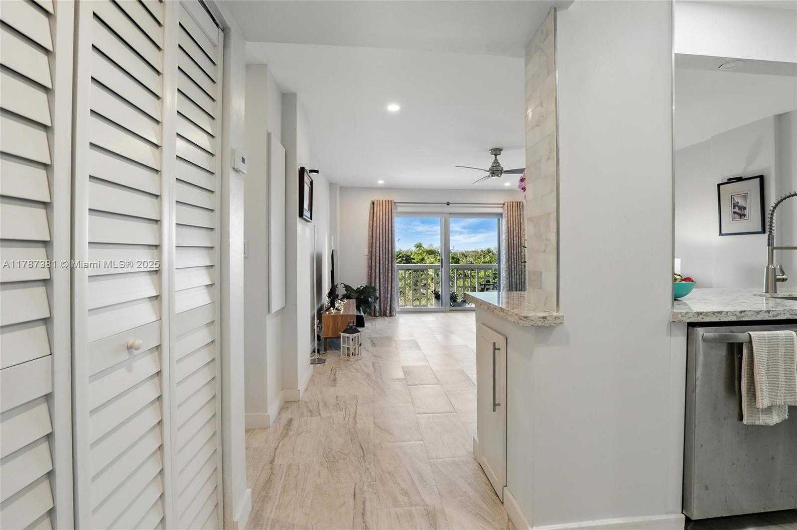 Small Image of 1831 NORTH EAST 38TH ST #402, Oakland Park Number 4